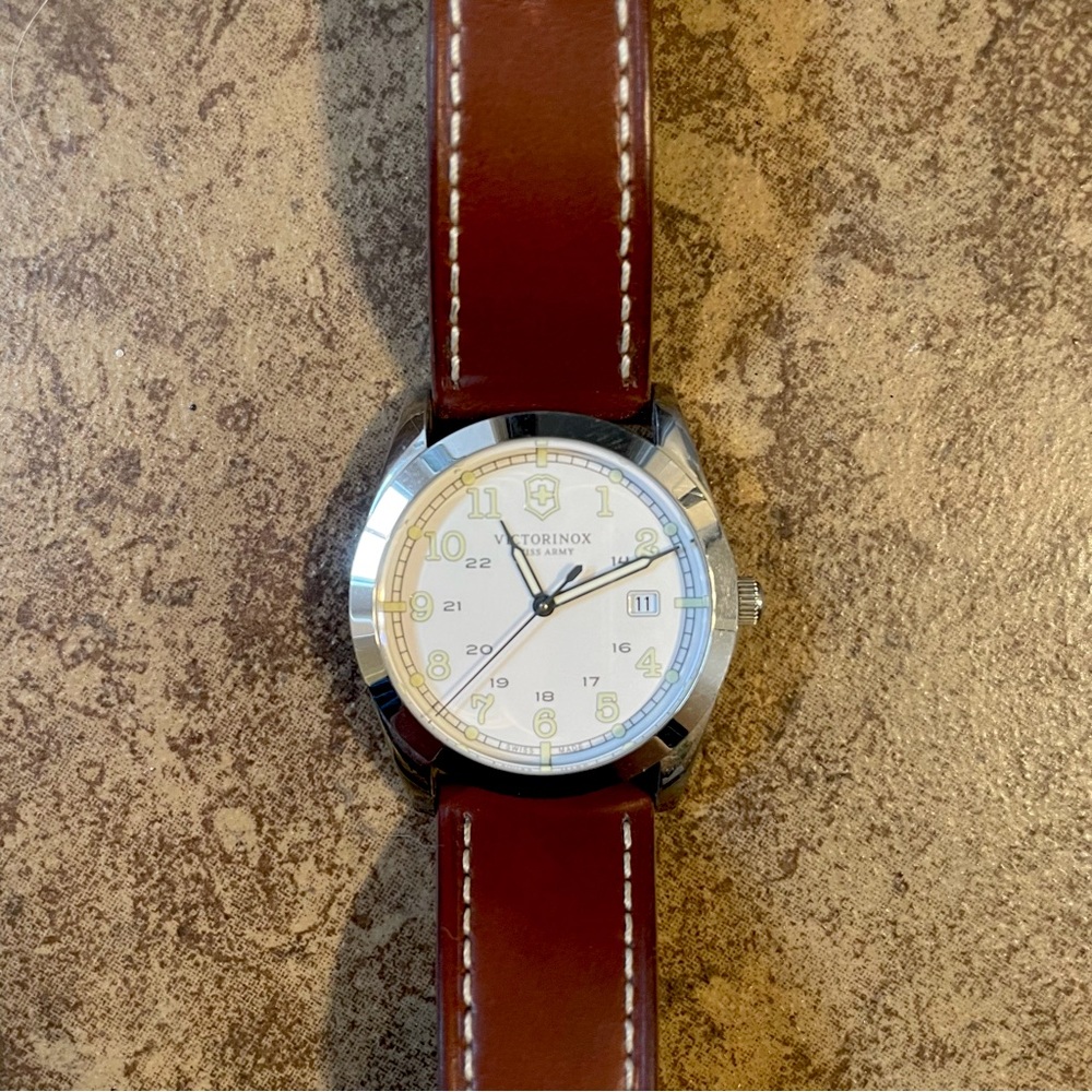 Victorinox Swiss Army Watch - EUC